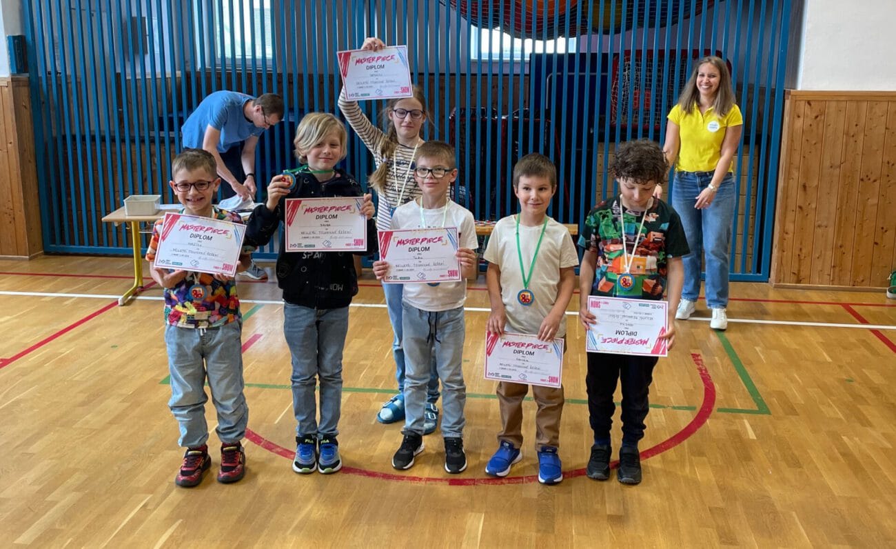 Mezinárodní soutěže v robotice: f94f8c85 d339 4418 befa 90933976ba34