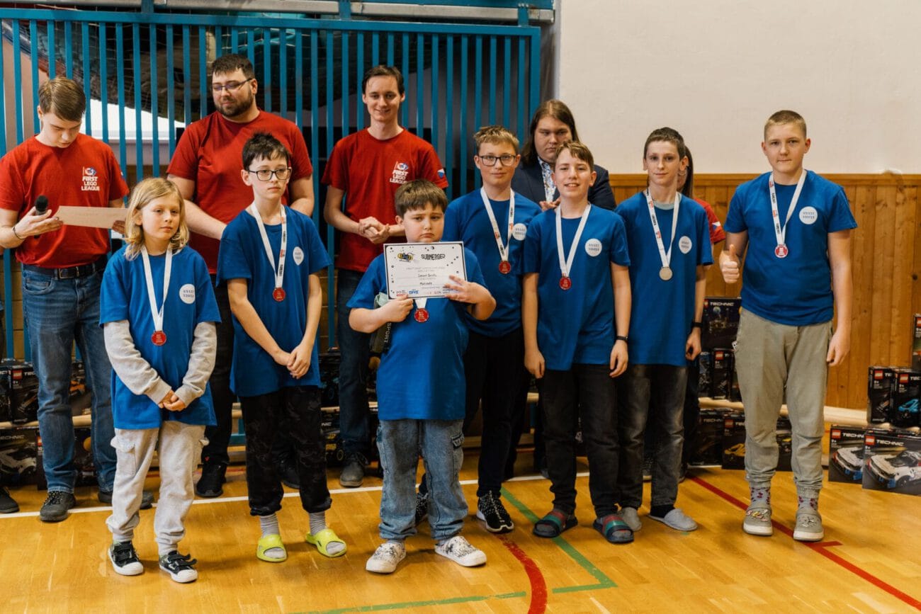 Tým Smart Bricks na FLL: Challenge 2025 – inovace, nadšení a adoptovaná želvička 🐢