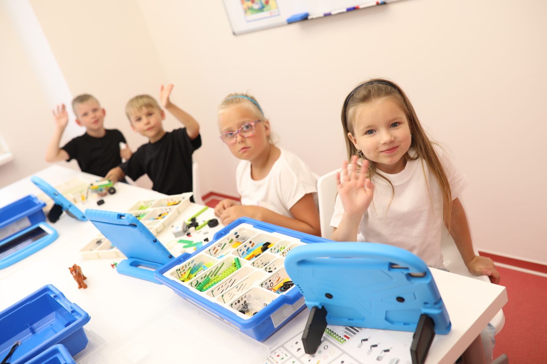 8E0A0828 Tábory Smart Bricks