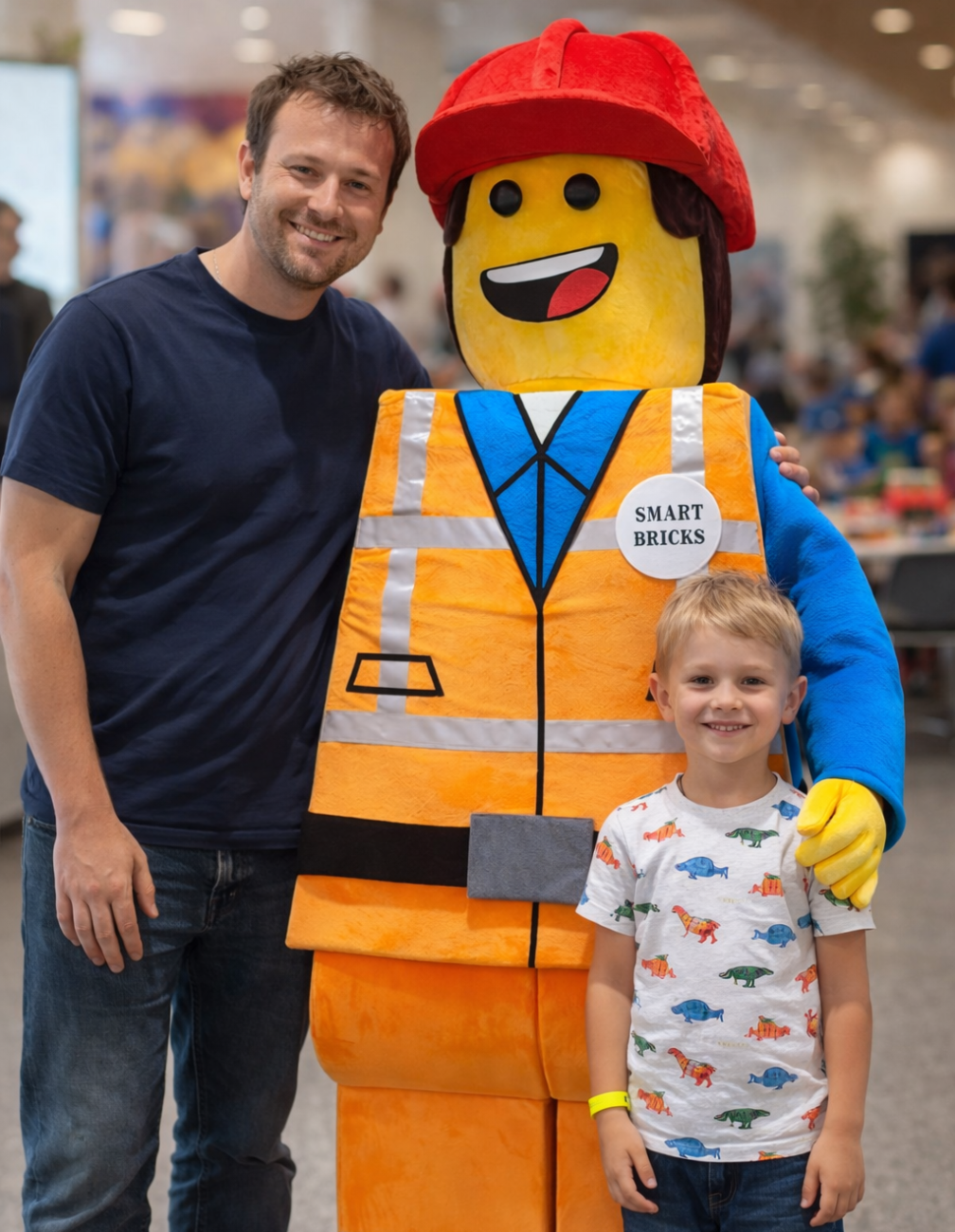 Teambuilding, rodinné a firemní akce: Fotografie s LEGO maskotem a rodinou e1776083133136