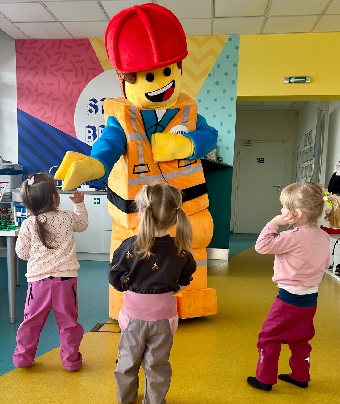 Narozeniny ve Smart Bricks nebo ve vaši školce: width 1213 2 e1775728853577